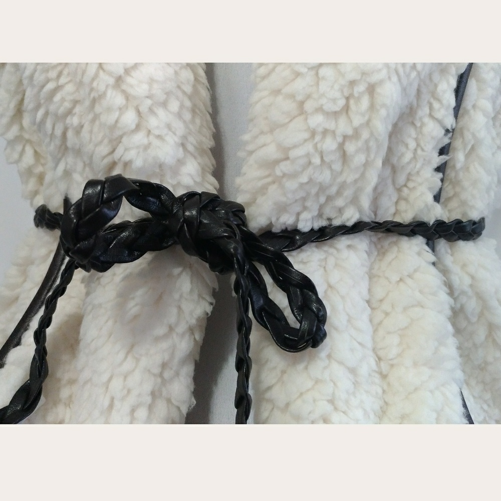 Cream Faux Fur Vest - Picture 4 of 8